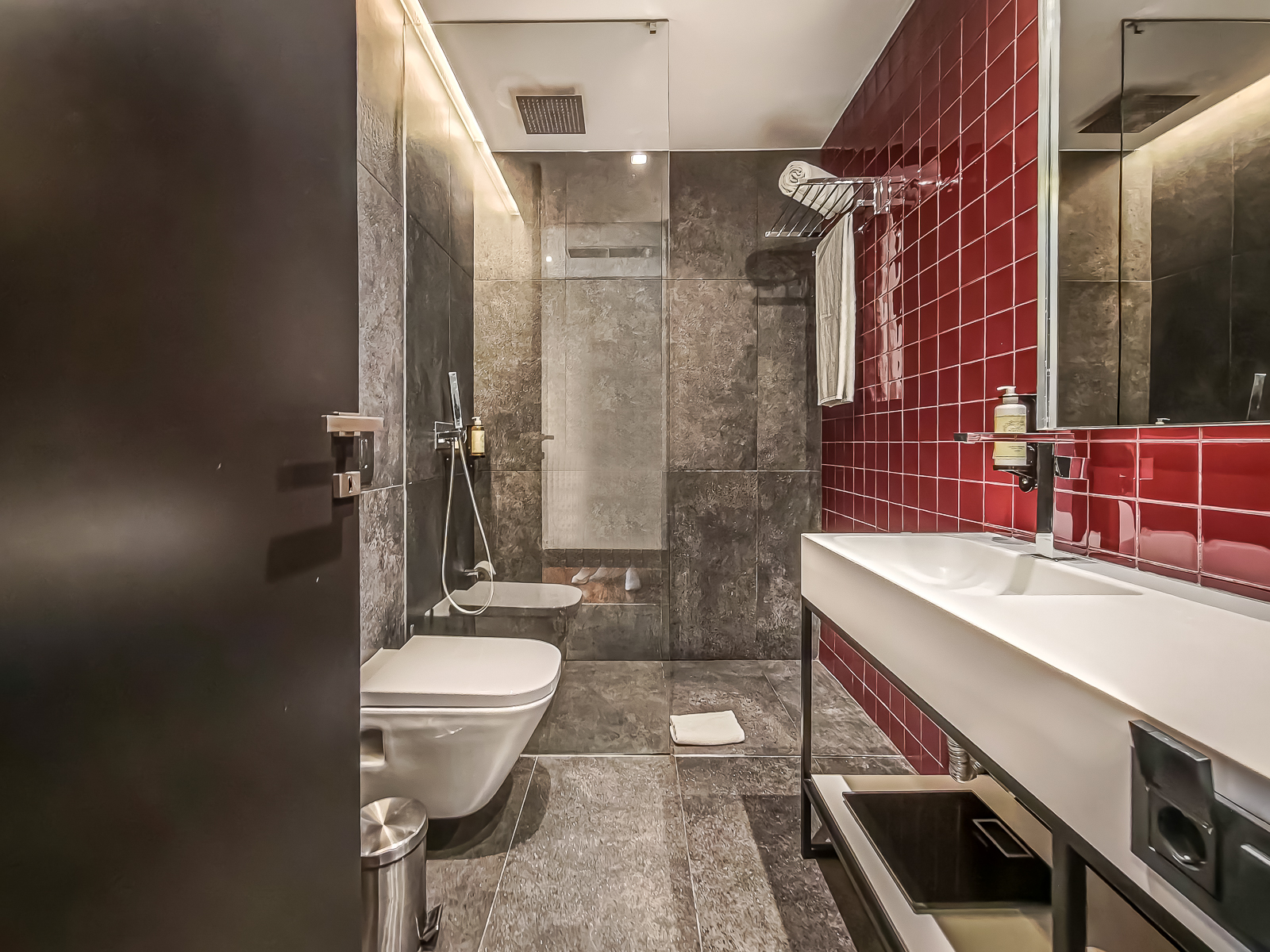 Liberdade Real Estate_Upon Lisbon_Casa de Banho_01